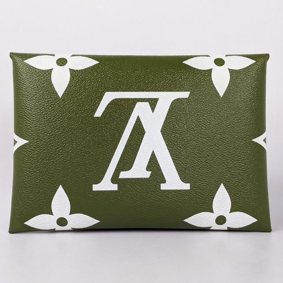 SOLD Louis Vuitton Giant Monogram Kirigami Clutch - Picture 2 of 8